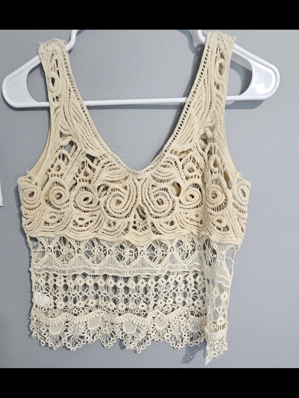 Cream Crochet Lace Camisole Tank Top - Feminine V-Neck Size S